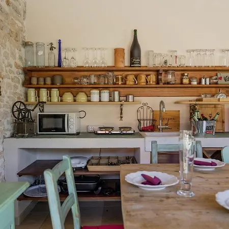 Benka In - Haus Fuer 8-9 Personen Radetići