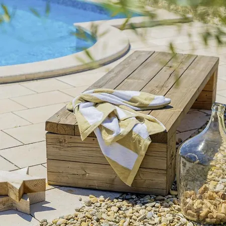 Benka In - Haus Fuer 8-9 Personen Βίλα Radetići