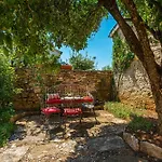 Benka In - Haus Für 8-9 Personen Villa Radetići