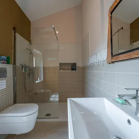 Benka In - Haus Fuer 8-9 Personen Villa Radetići