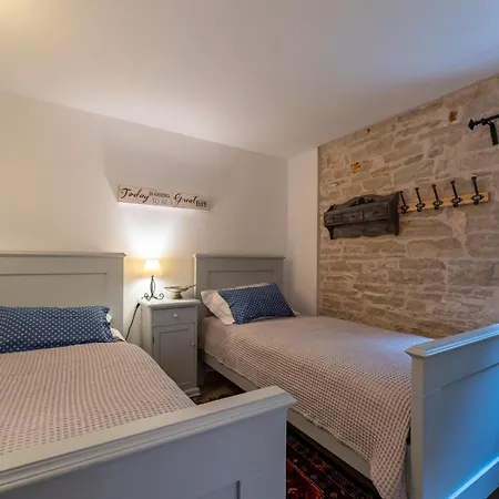 Villa Benka In - Haus Fuer 8-9 Personen Radetići